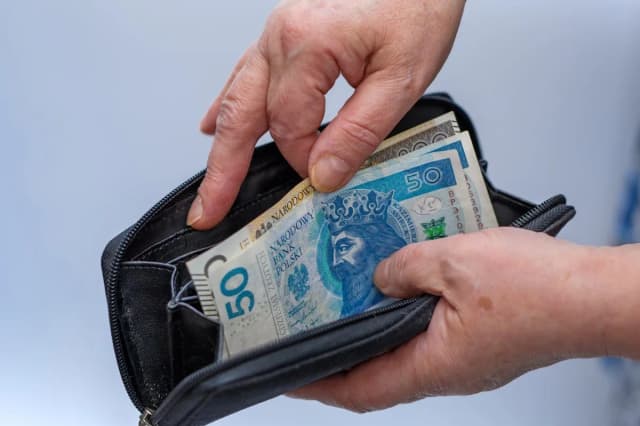 Czy będzie podwyżka 500 plus? Sprawdź, co czeka seniorów w 2025 roku Czy będzie podwyżka 500 plus? Sprawdź, co czeka seniorów w 2025 roku